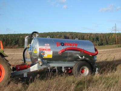 POMOT 5000 L szippantókocsi