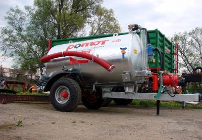 POMOT 3300 L szippantókocsi